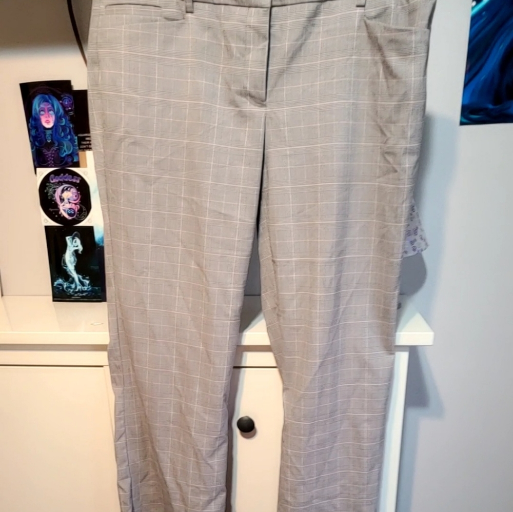 NY&Co. Grey Pink stripped pants.